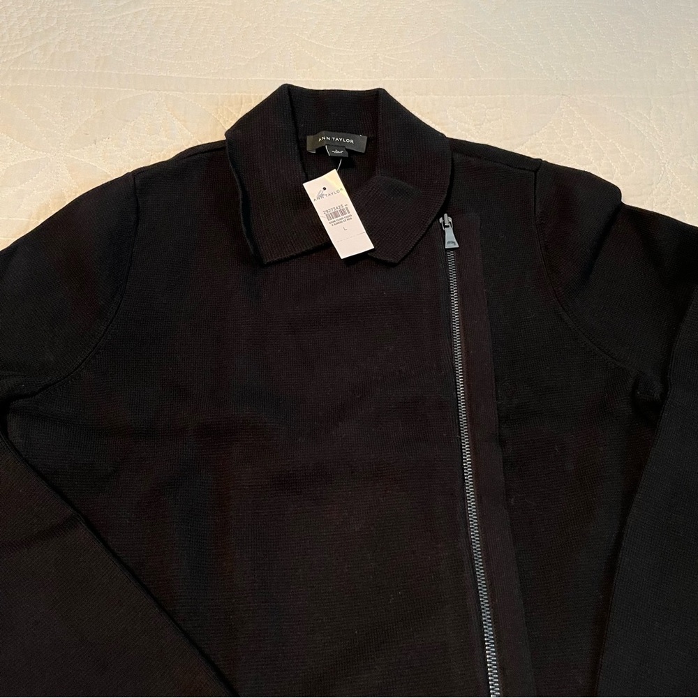NWT ANN TAYLOR Fitted Sweater. Asymmetrical front zip. Collar. Large. Black. - Picture 2 of 6